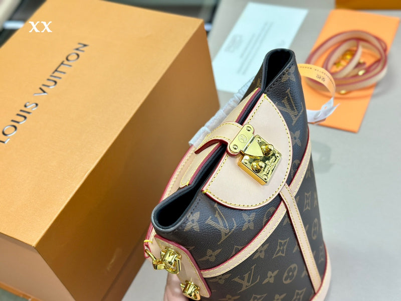 Franco Shops - Louis Vuittons  - 15044