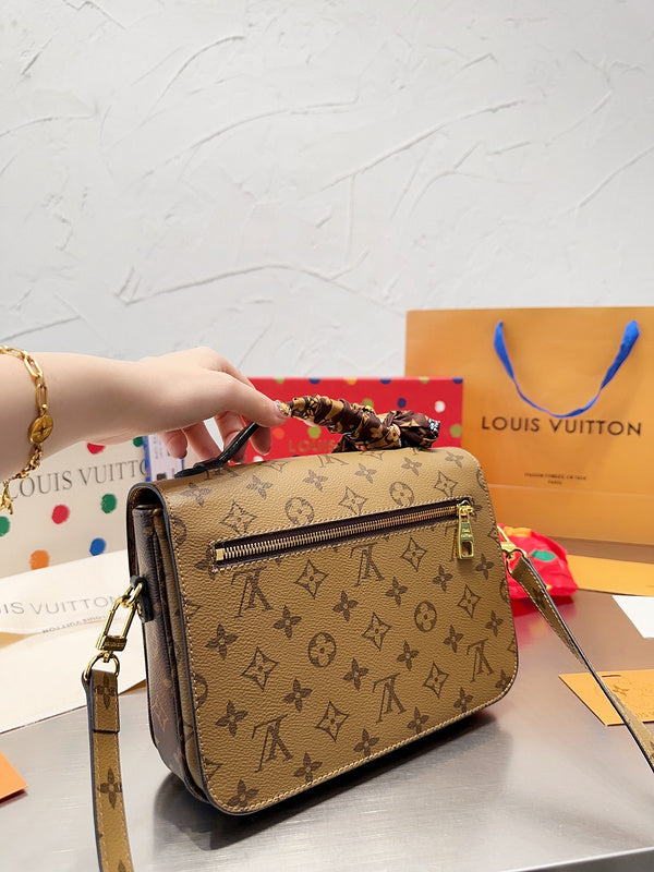 Franco Shops - Louis Vuittons  - 15056