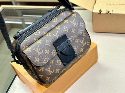 Franco Shops - Louis Vuittons  - 14985