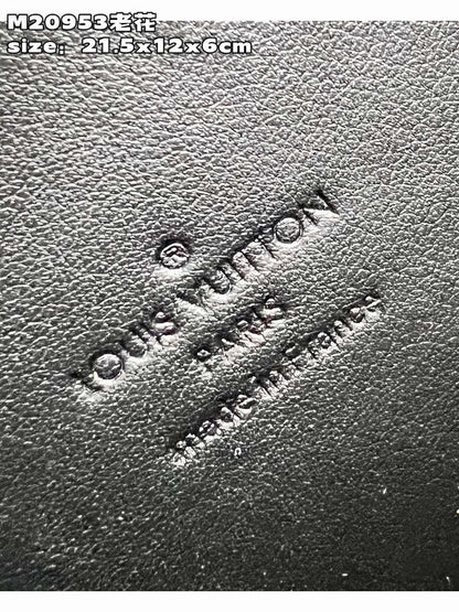 Franco Shops - Louis Vuittons  - 15400