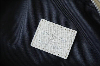 Franco Shops - Louis Vuittons  - 10223