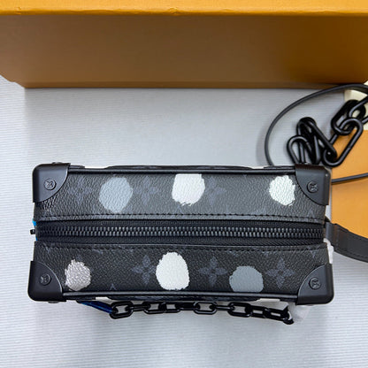 Franco Shops - Louis Vuittons  - 10131