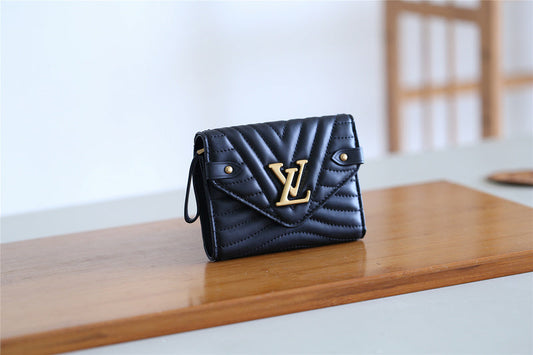 Franco Shops - Louis Vuittons  - 9359