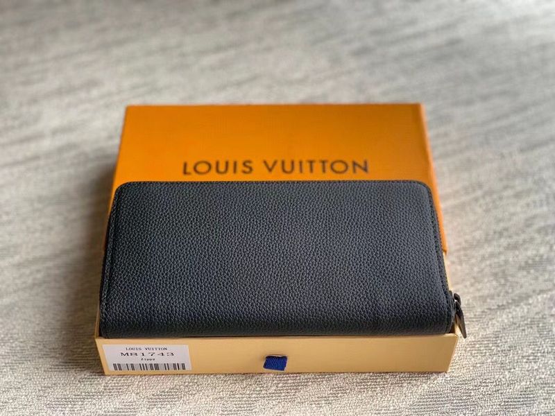 Franco Shops - Louis Vuittons  - 15670