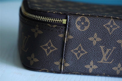 Franco Shops - Louis Vuittons  - 9329