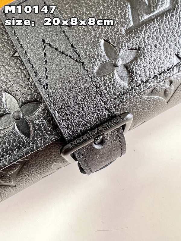 Franco Shops - Louis Vuittons  - 15701