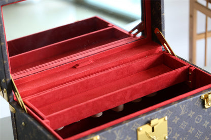 Franco Shops - Louis Vuittons  - 9521