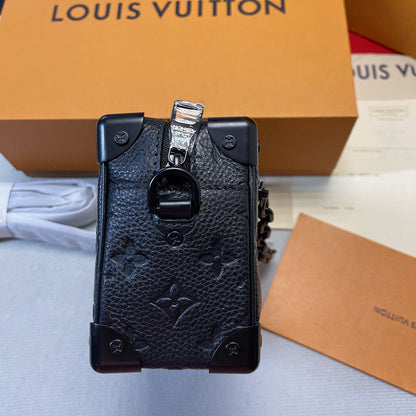 Franco Shops - Louis Vuittons  - 10152