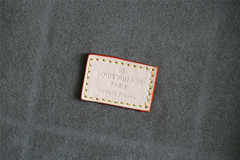 Franco Shops - Louis Vuittons  - 9550