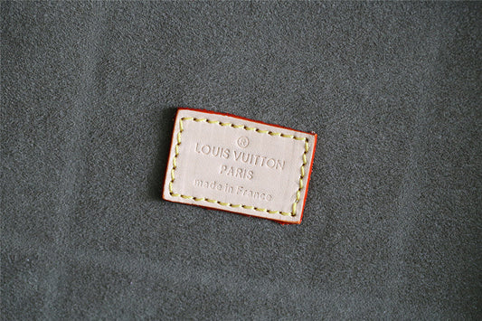 Franco Shops - Louis Vuittons  - 9550