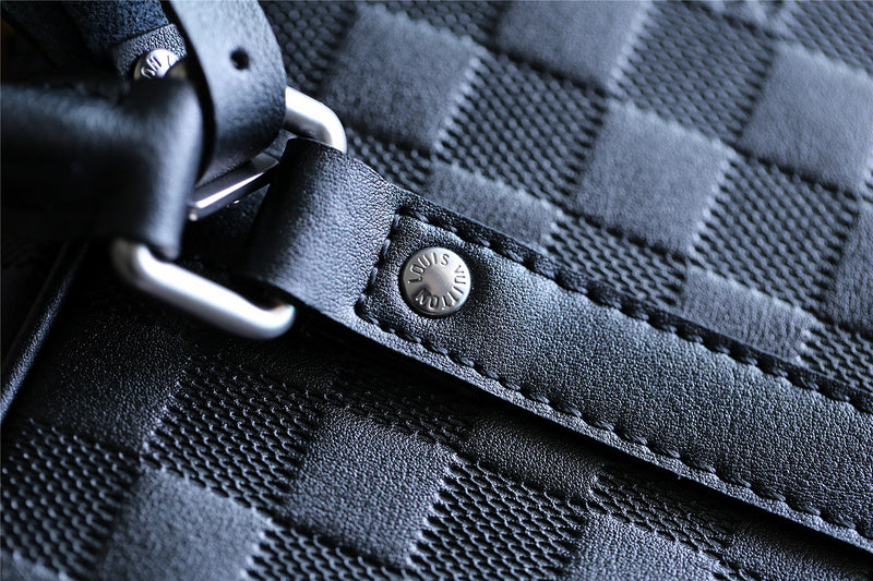 Franco Shops - Louis Vuittons  - 9850