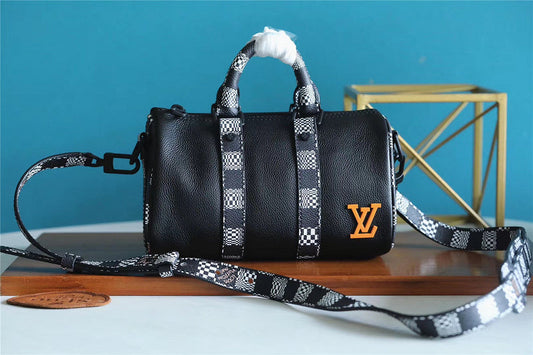 Franco Shops - Louis Vuittons  - 9440