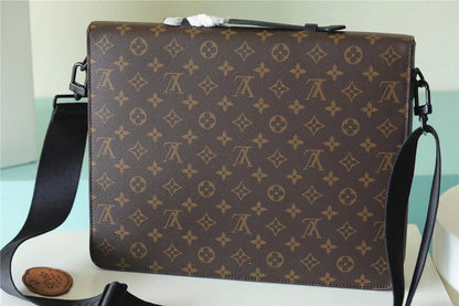 Franco Shops - Louis Vuittons  - 10089