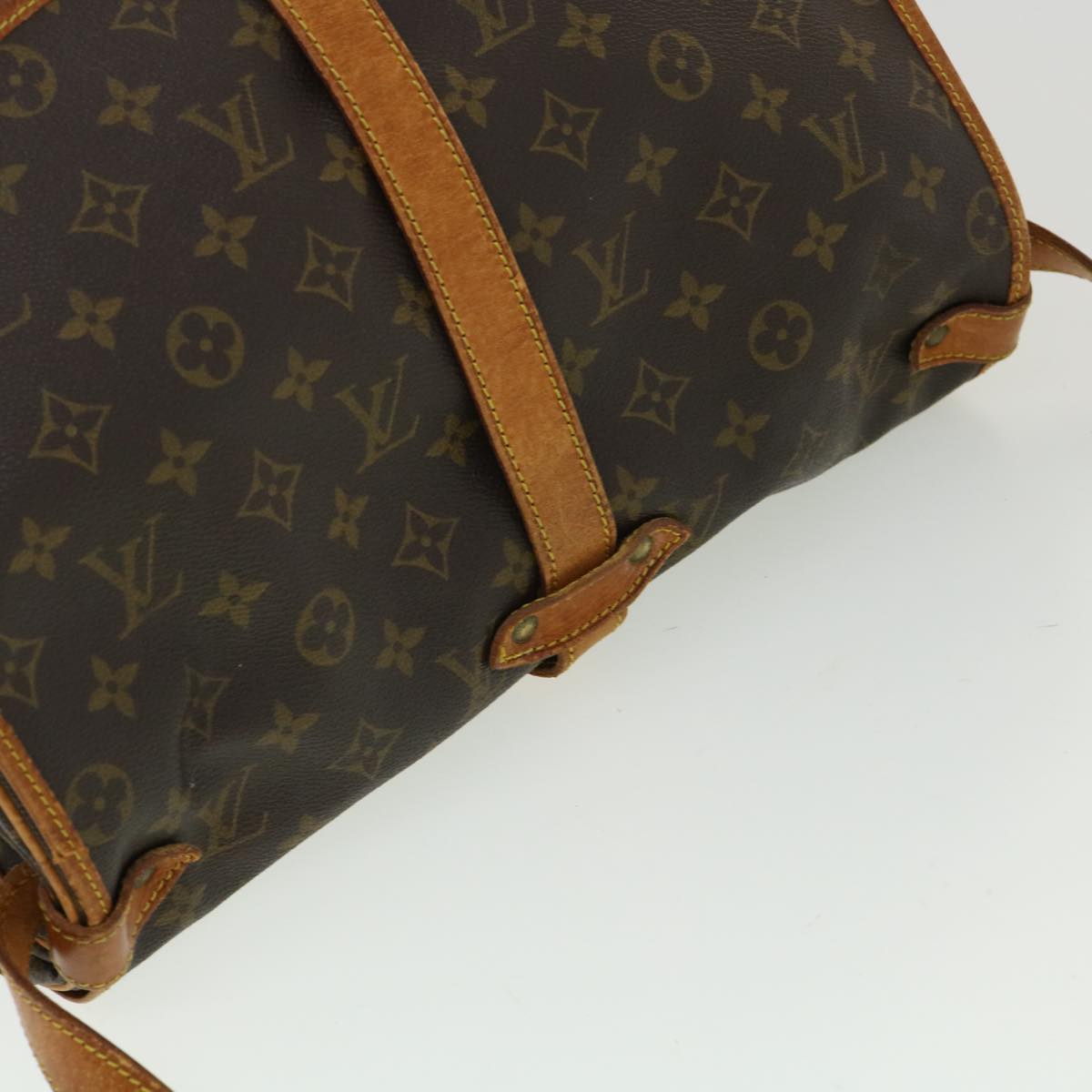 LOUIS VUITTON Monogram Saumur 35 Shoulder Bag M42254 LV Auth am3305