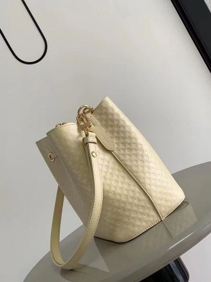 Franco Shops - Louis Vuittons  - 15273