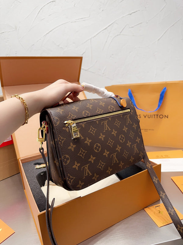 Franco Shops - Louis Vuittons  - 15024