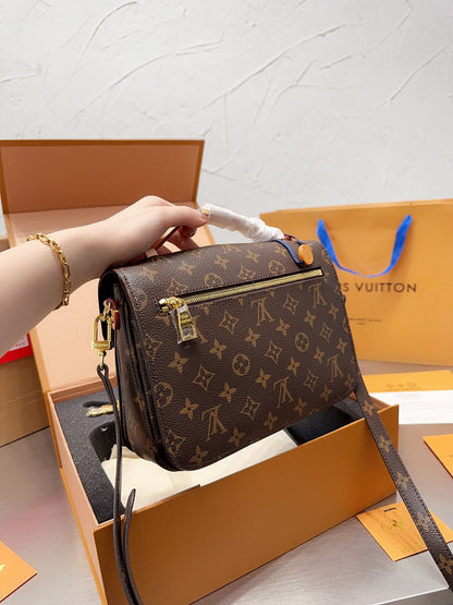 Franco Shops - Louis Vuittons  - 15024