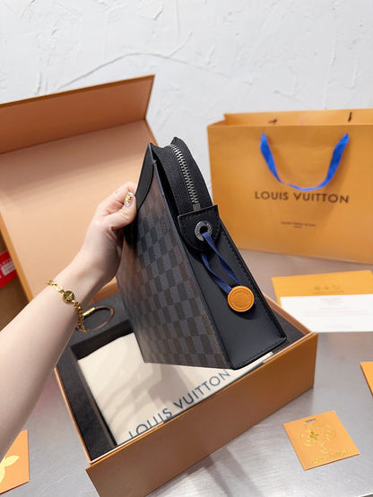 Franco Shops - Louis Vuittons  - 15018