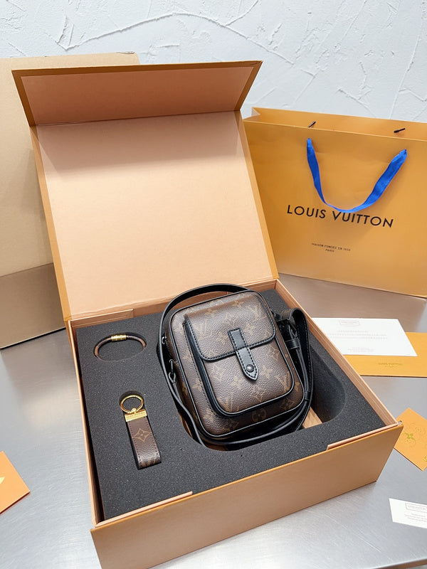 Franco Shops - Louis Vuittons  - 14883