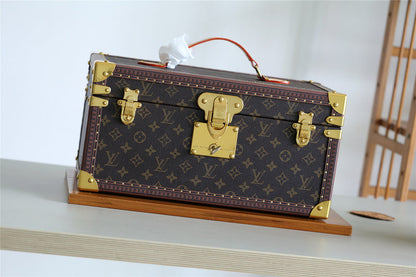 Franco Shops - Louis Vuittons  - 9521
