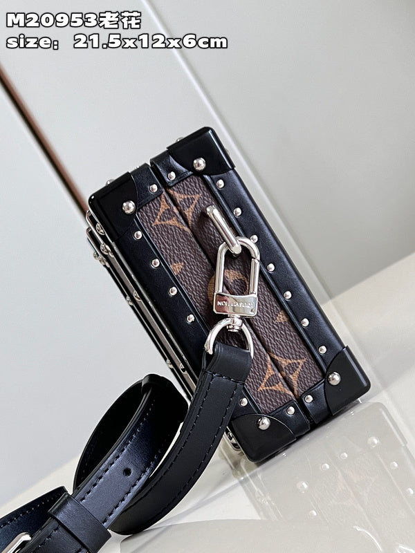 Franco Shops - Louis Vuittons  - 15400