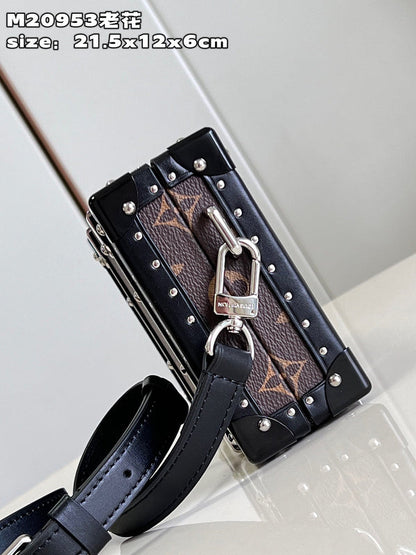 Franco Shops - Louis Vuittons  - 15400