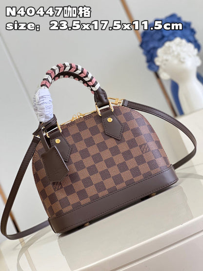 Franco Shops - Louis Vuittons  - 15771