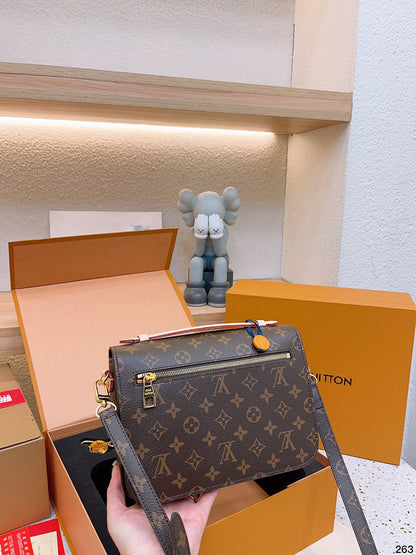 Franco Shops - Louis Vuittons  - 14974