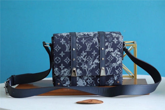 Franco Shops - Louis Vuittons  - 10163