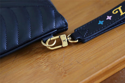 Franco Shops - Louis Vuittons  - 9351