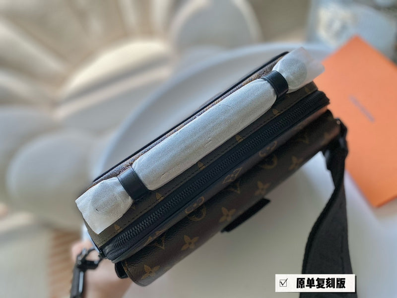 Franco Shops - Louis Vuittons  - 15038