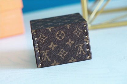Franco Shops - Louis Vuittons  - 9526