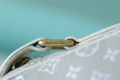 Franco Shops - Louis Vuittons  - 9895