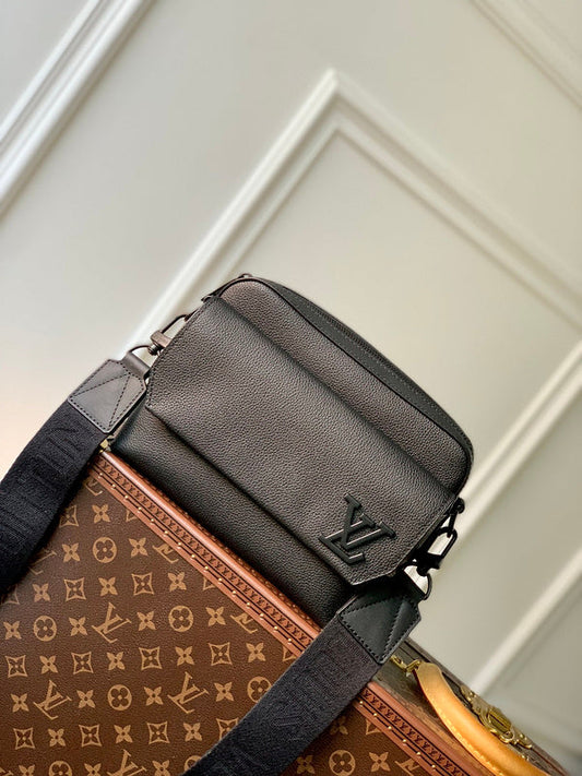 Franco Shops - Louis Vuittons  - 15326