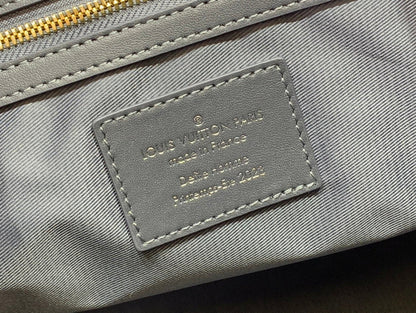 Franco Shops - Louis Vuittons  - 15252