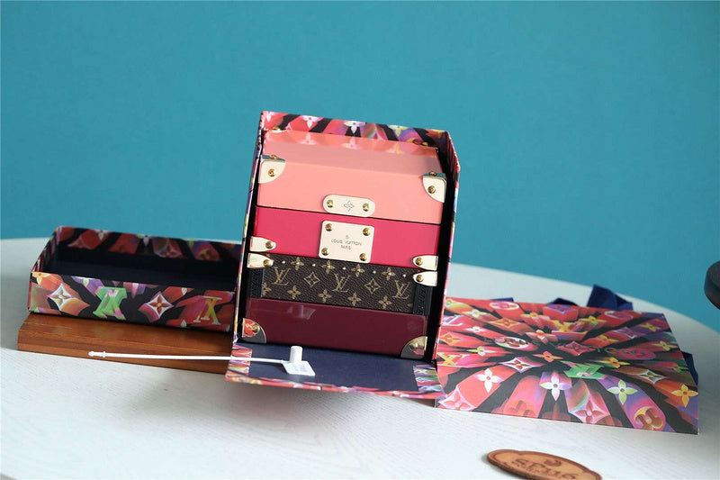 Franco Shops - Louis Vuittons  - 9507