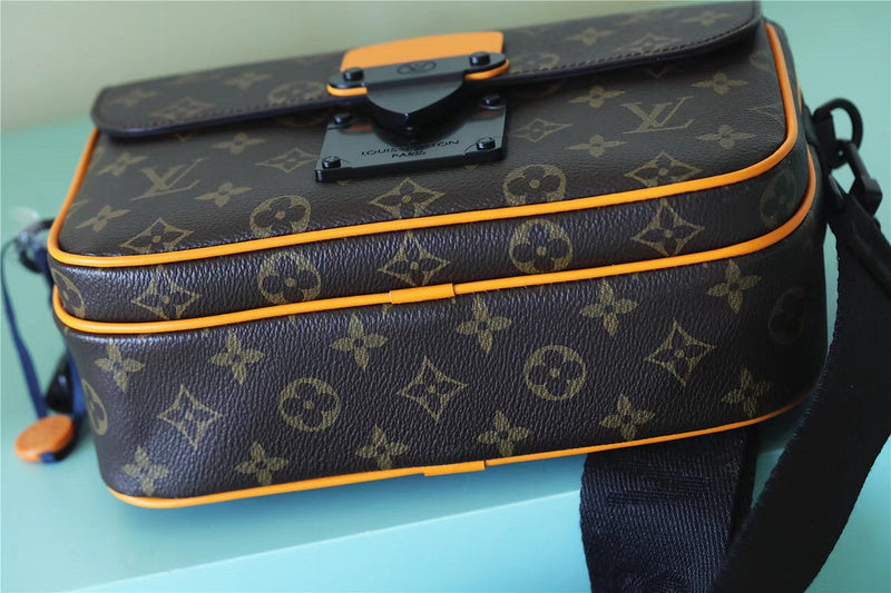 Franco Shops - Louis Vuittons  - 9910