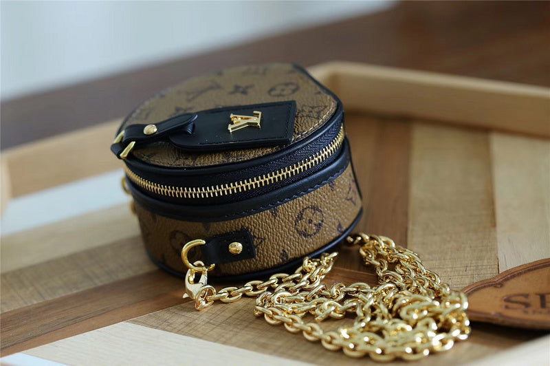 Franco Shops - Louis Vuittons  - 9184