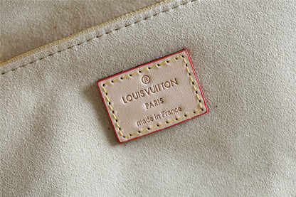 Franco Shops - Louis Vuittons  - 9372