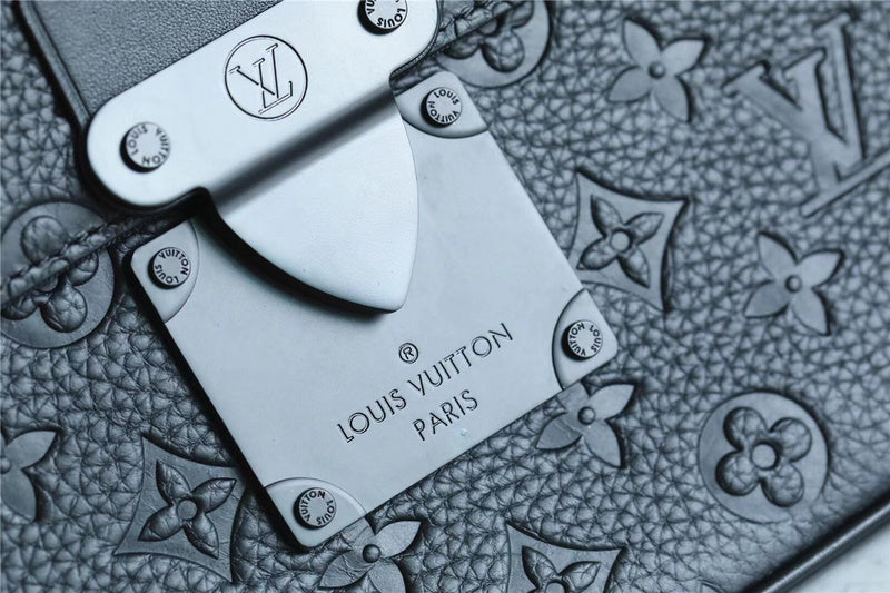 Franco Shops - Louis Vuittons  - 10098
