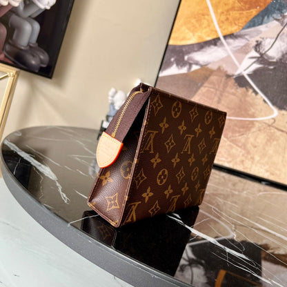 Franco Shops - Louis Vuittons  - 15729
