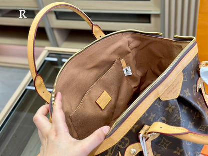 Franco Shops - Louis Vuittons  - 15011