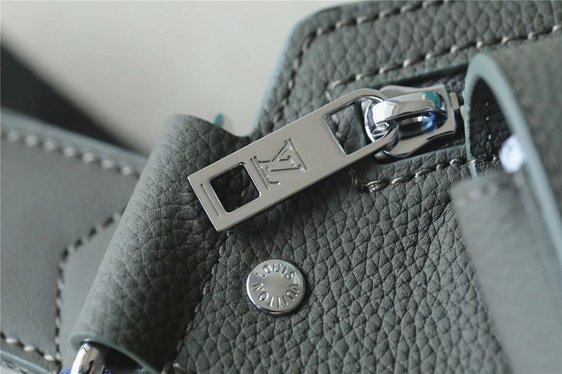 Franco Shops - Louis Vuittons  - 9986