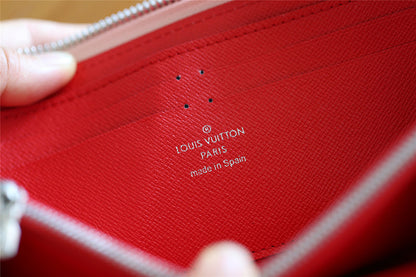 Franco Shops - Louis Vuittons  - 9409