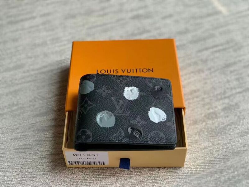 Franco Shops - Louis Vuittons  - 15798