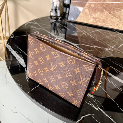 Franco Shops - Louis Vuittons  - 15729