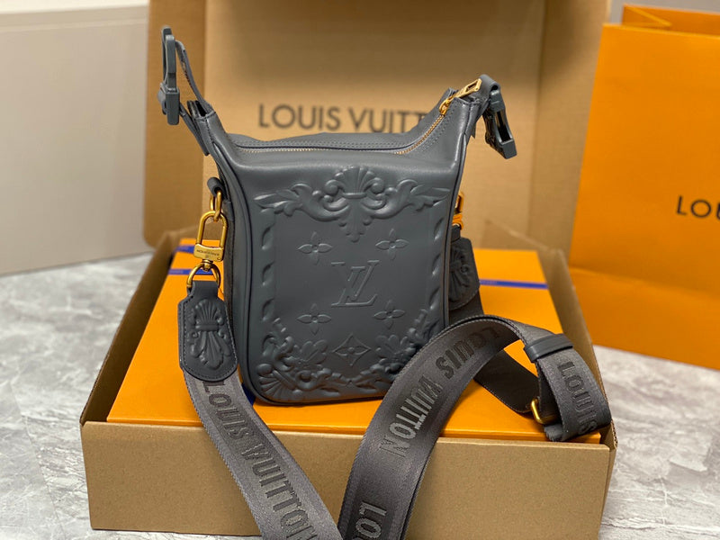 Franco Shops - Louis Vuittons  - 15480