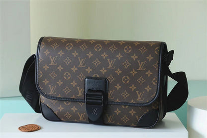 Franco Shops - Louis Vuittons  - 9996