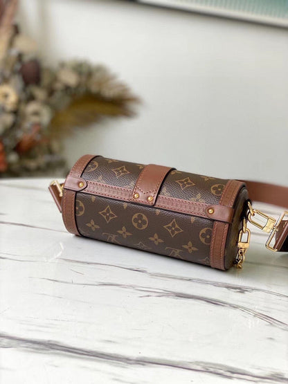 Franco Shops - Louis Vuittons  - 15506