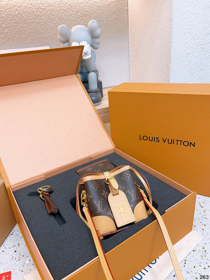 Franco Shops - Louis Vuittons  - 14972
